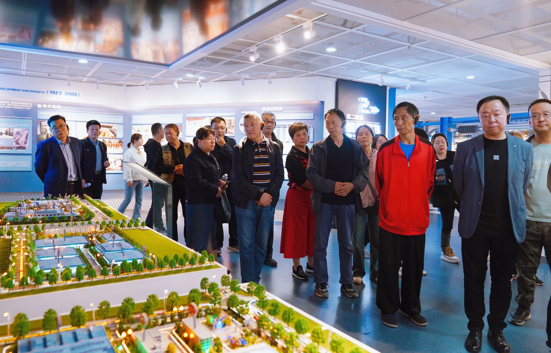 311730365561959792.jpeg 展廳 - 副本.jpg